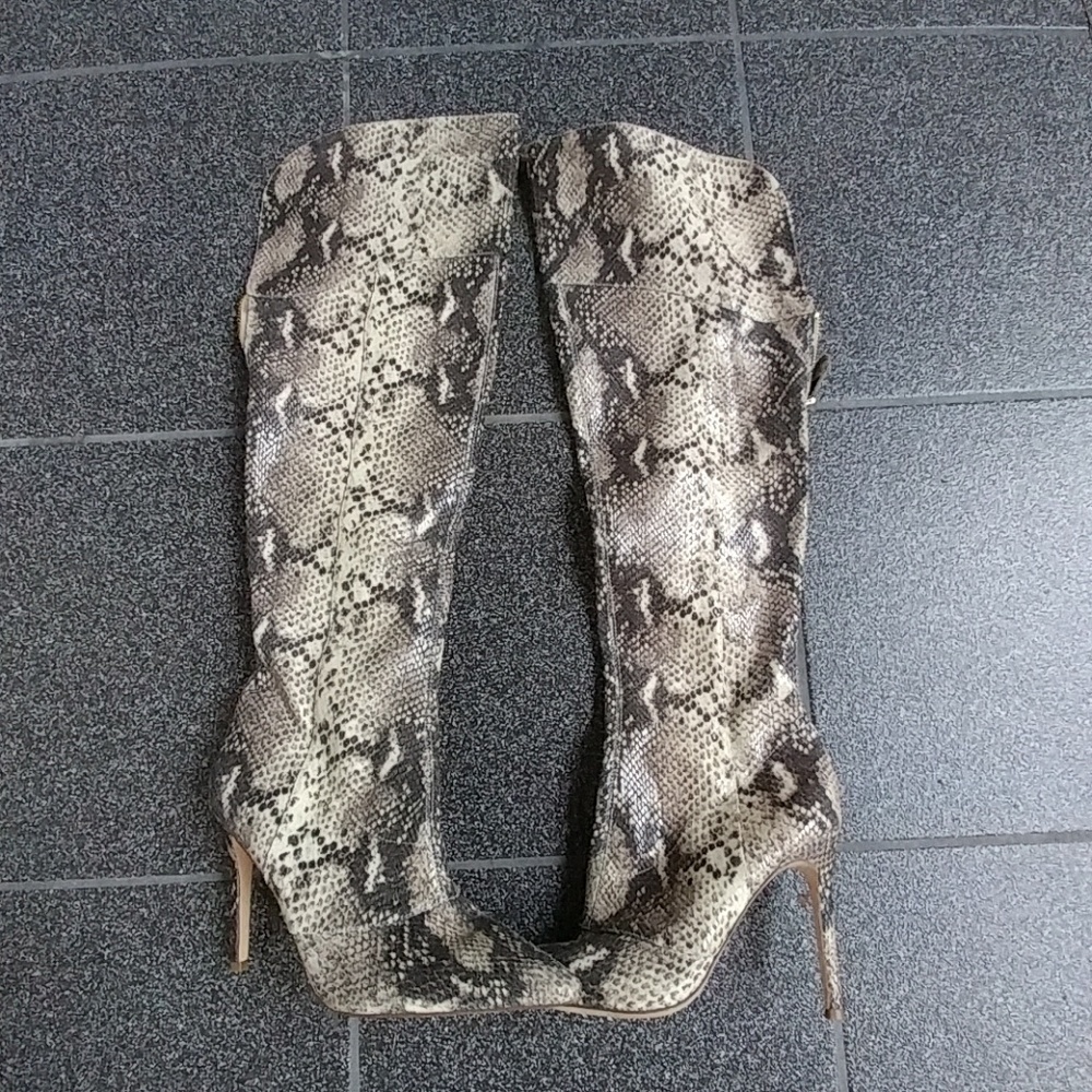 Guess snake print boots